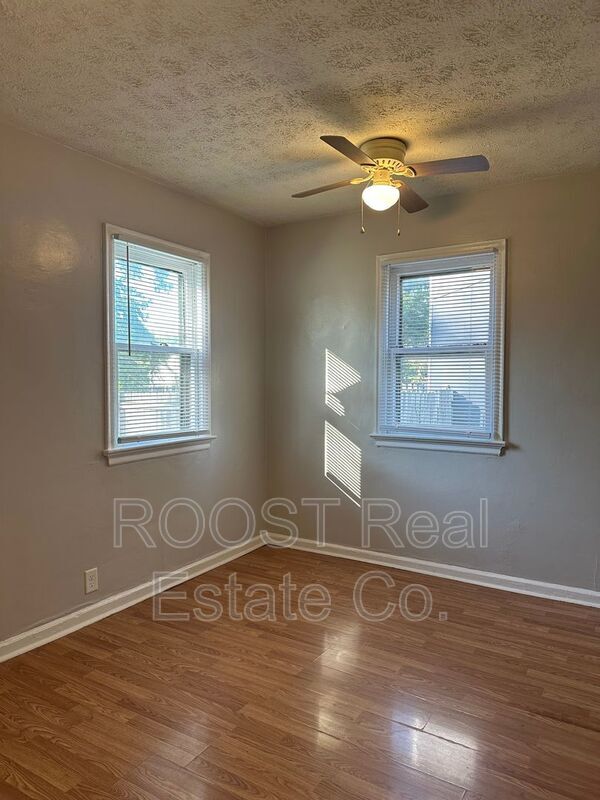 Building Photo - 741 E Mithoff St