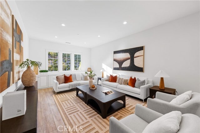 Building Photo - 111 Great Oak