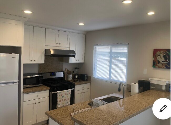 Kitchen - 39 Thicket