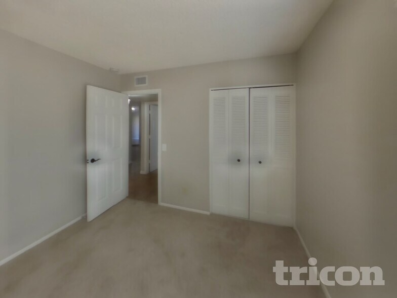 Building Photo - 10044 W Highland Ave