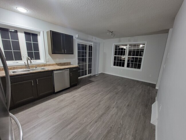 Building Photo - 92 Guideboard Rd