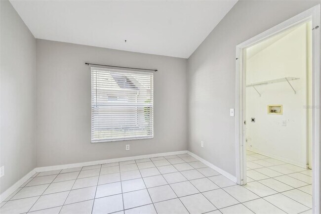 Building Photo - 15807 Leatherleaf Ln