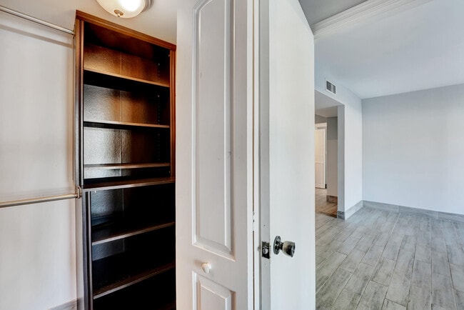 Building Photo - 480 NW 20th St