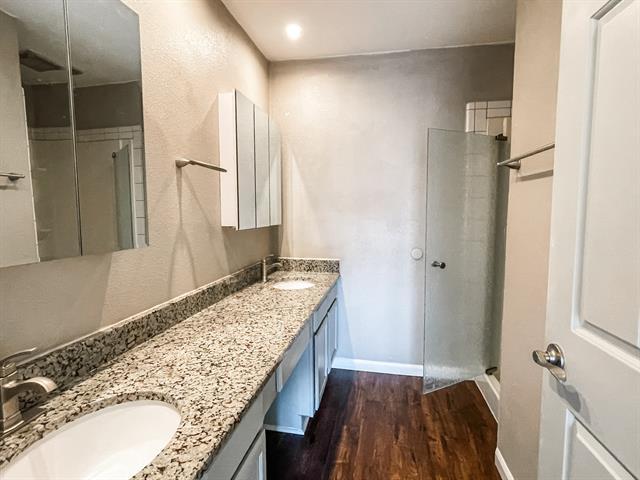 Building Photo - 2408 Country Hollow Ln