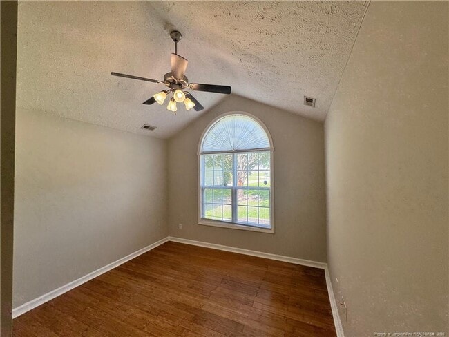 Building Photo - 130 Hosta Dr