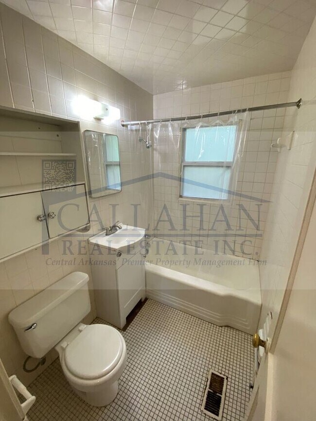 Building Photo - Park Hill 2 Bedroom Duplex