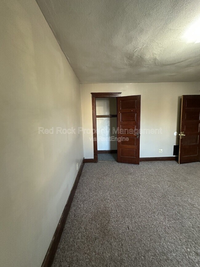 Building Photo - 320 Highland Ave
