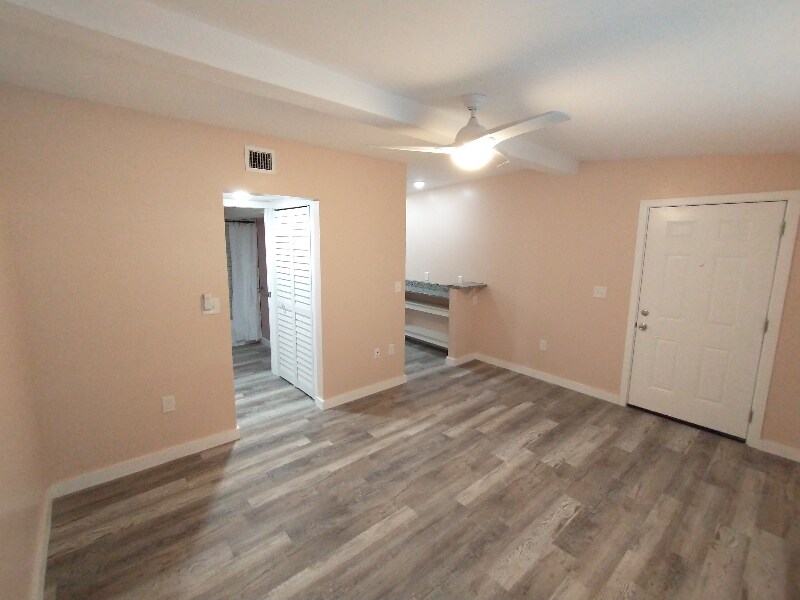 Building Photo - 135 NW Shannon Ave