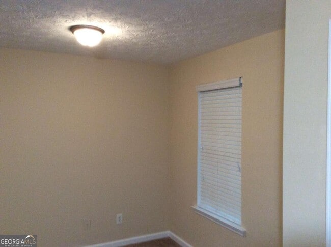 Building Photo - 4015 Yellow Pine Ct