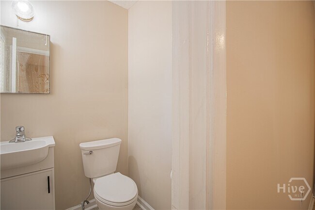 Building Photo - 7116 Skidaway Rd