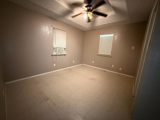 Building Photo - 3008 Katrina Ave