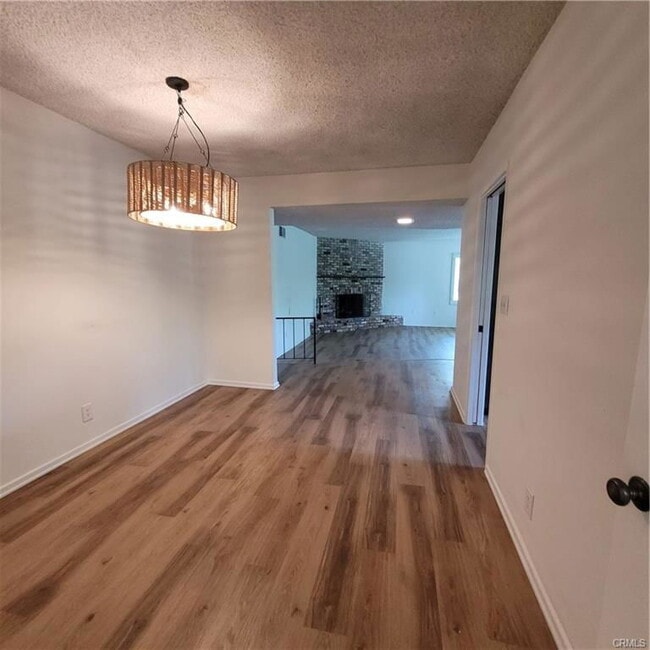 Building Photo - 303 S Kenneth Rd