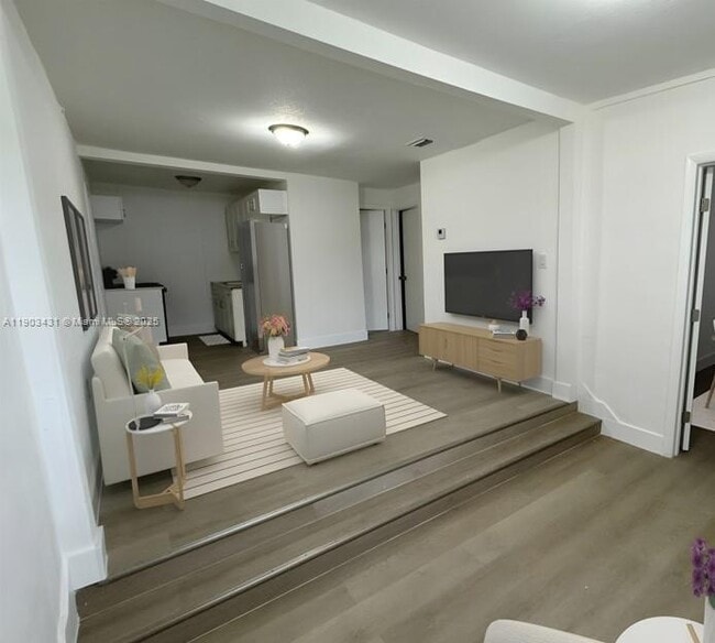 Primary Photo - 5815 NW 18th Ave