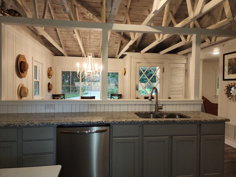 Building Photo - 6523 Village Point Dr