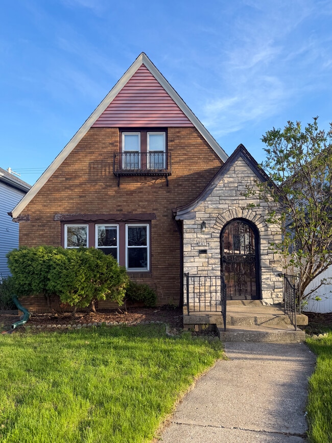 Front of House - 5411 W National Ave