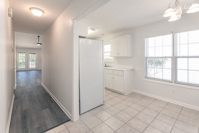 Building Photo - 315 Southbank Dr
