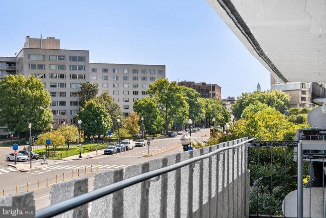Building Photo - 2510 Virginia Ave NW