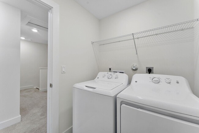 Building Photo - 247 Preserve Trl N