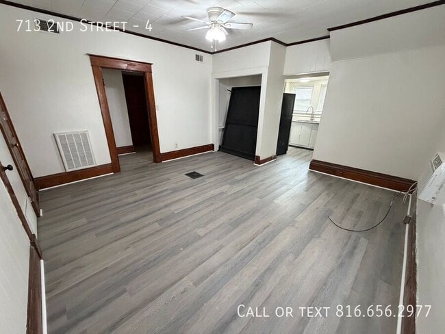 Building Photo - 713 2nd St