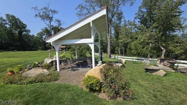 Building Photo - 66 Danville Mountain Rd