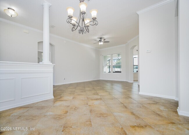 Building Photo - 577 Porta Rosa Circle