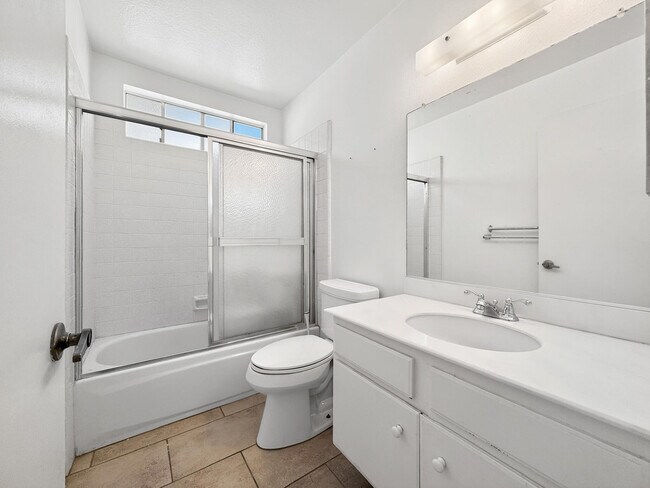 Building Photo - 76946 Kentucky Ave