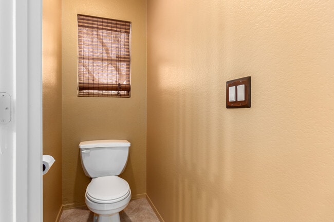 Building Photo - 9150 W Grovers Ave