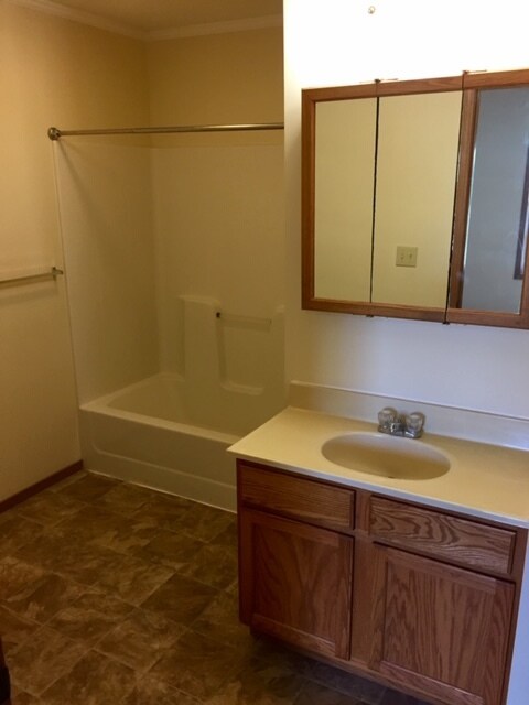 Building Photo - 42 Carriage Way