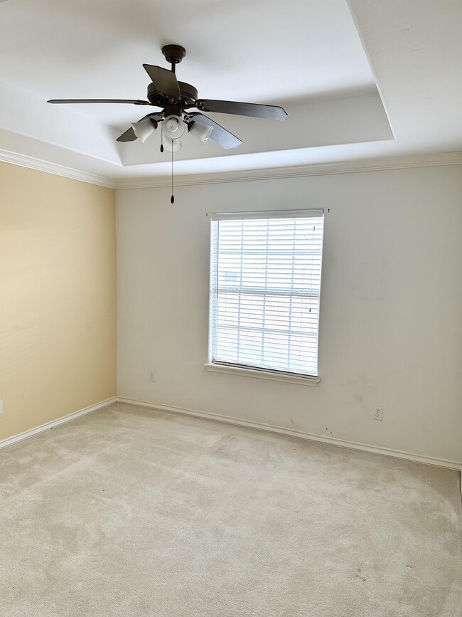 Building Photo - 7613 Bayonne Dr