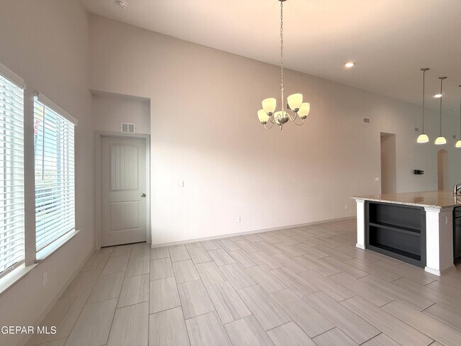 Building Photo - 12396 Polo Norte Dr