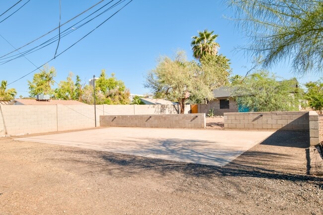 Building Photo - Wilson Place 102