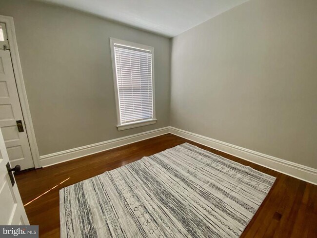 Building Photo - 101 Glen St