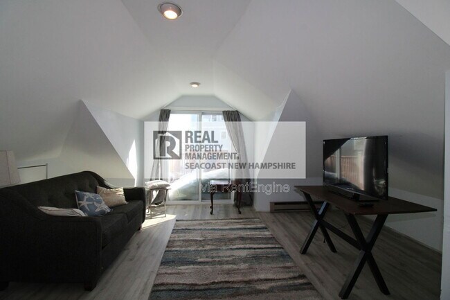 Building Photo - 4 Ashworth Ave