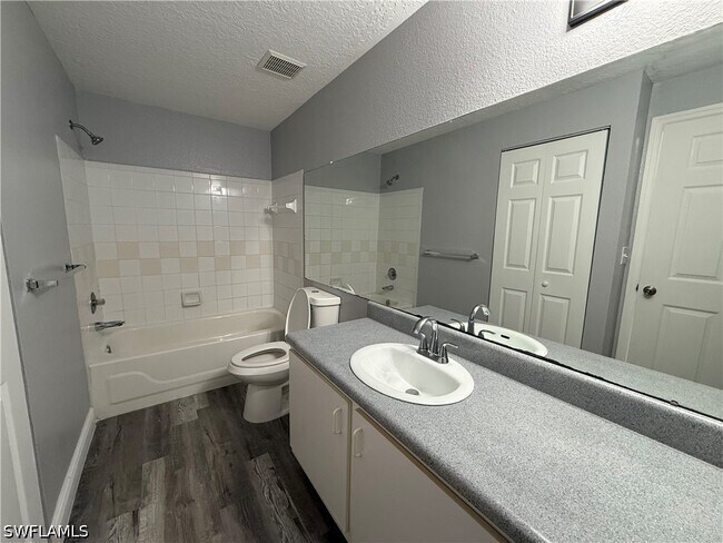 Building Photo - 11571 Villa Grand