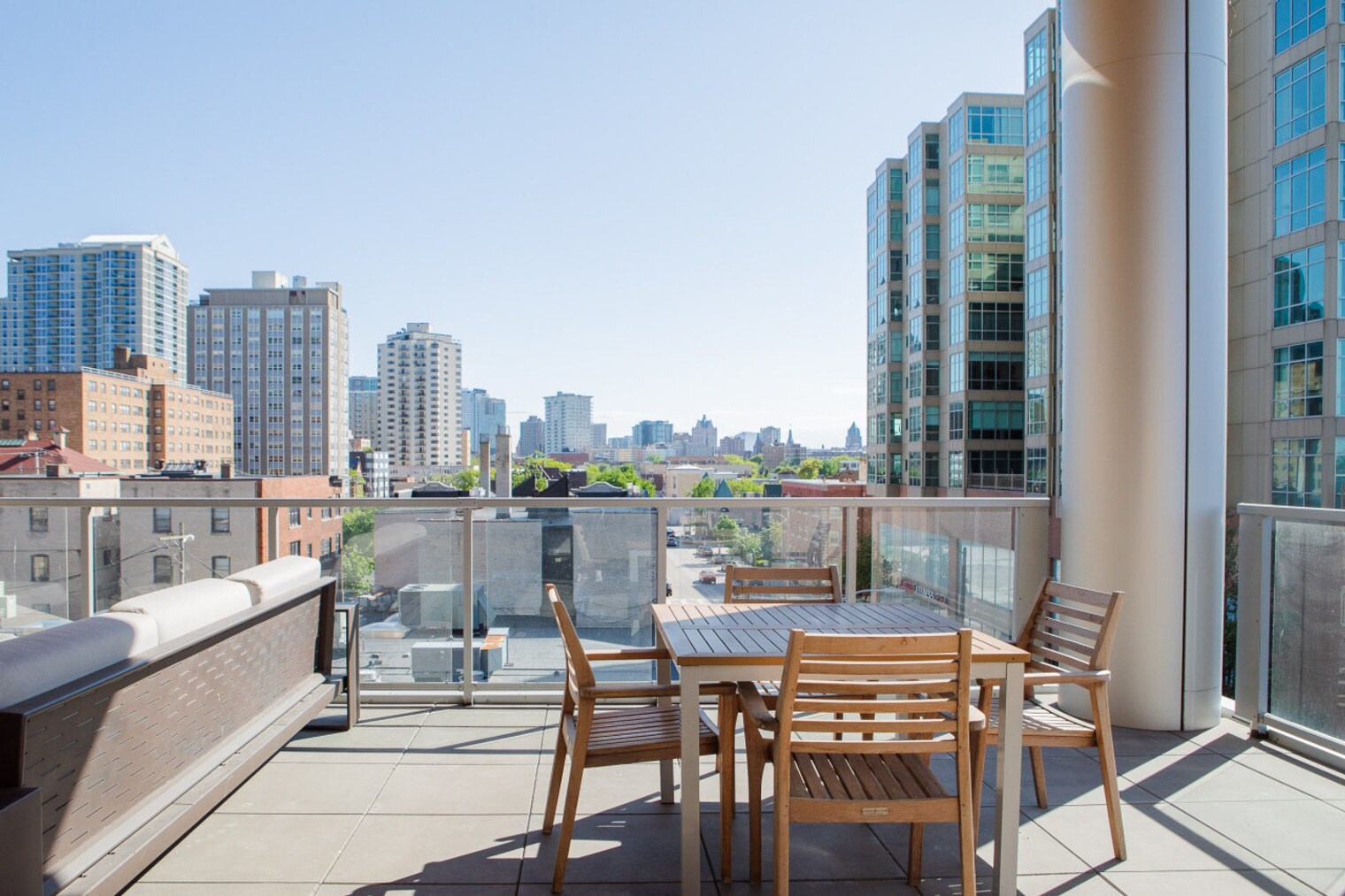 Building Photo - 1840 N Farwell Ave