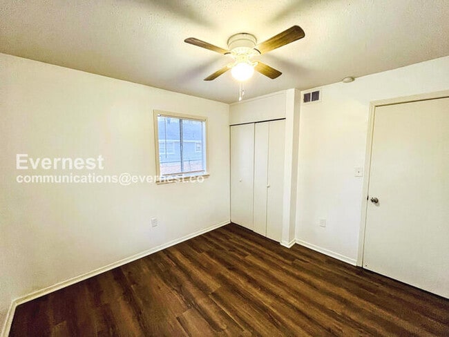 Building Photo - 1460 Woody Dr