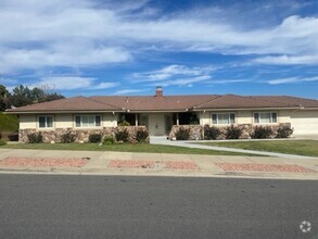 Building Photo - Charming Camarillo Retreat with Stunning M...