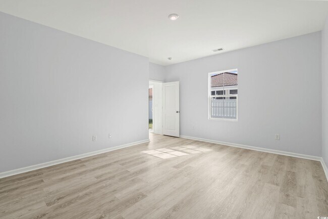 Building Photo - 336 Hidden Cove Dr