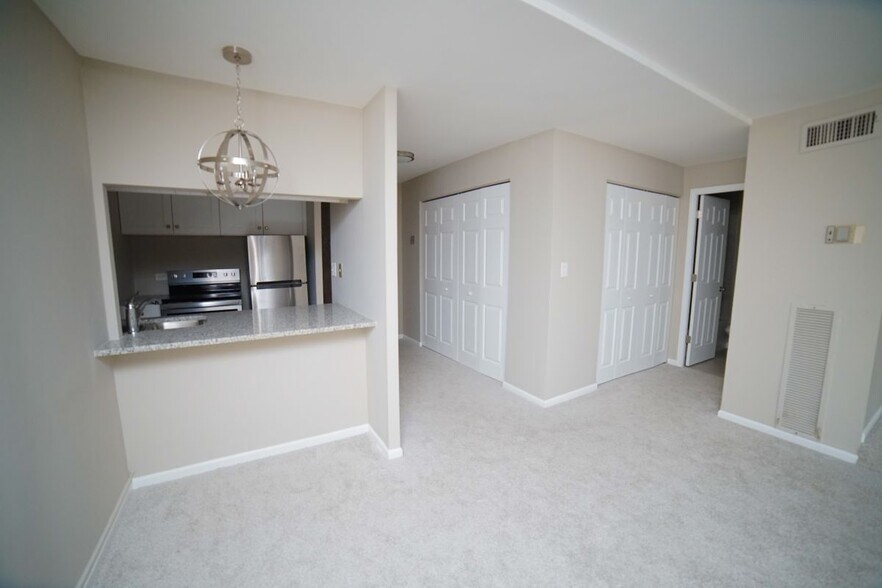 Building Photo - 233 E Erie St