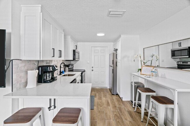 Building Photo - The peaceful place