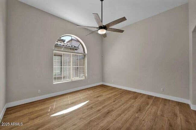 Building Photo - 3941 E Cat Balue Dr