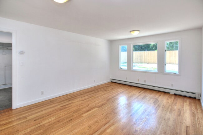 Building Photo - 208 Bayberry Ln