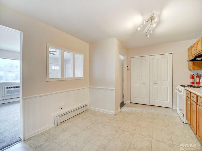 Building Photo - 1222 Cricket Ln