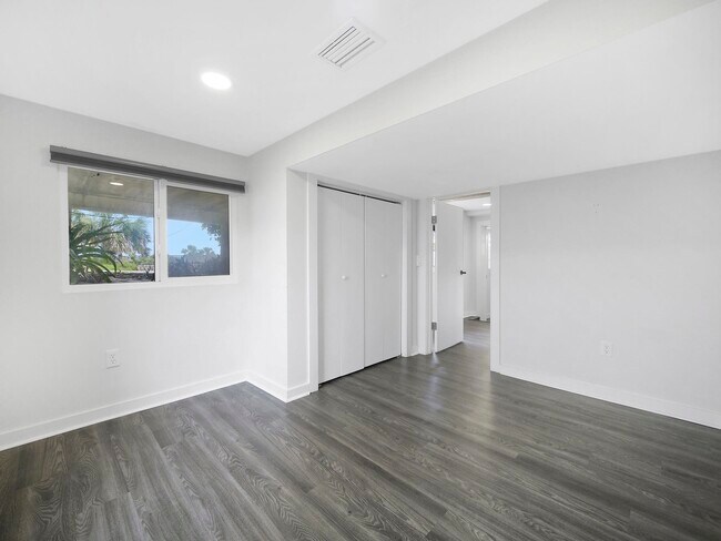 Building Photo - 5084 Atlantic View