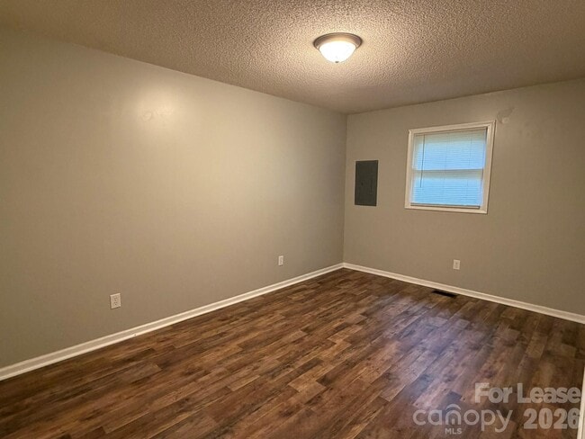 Building Photo - 640 Pee Dee Ave