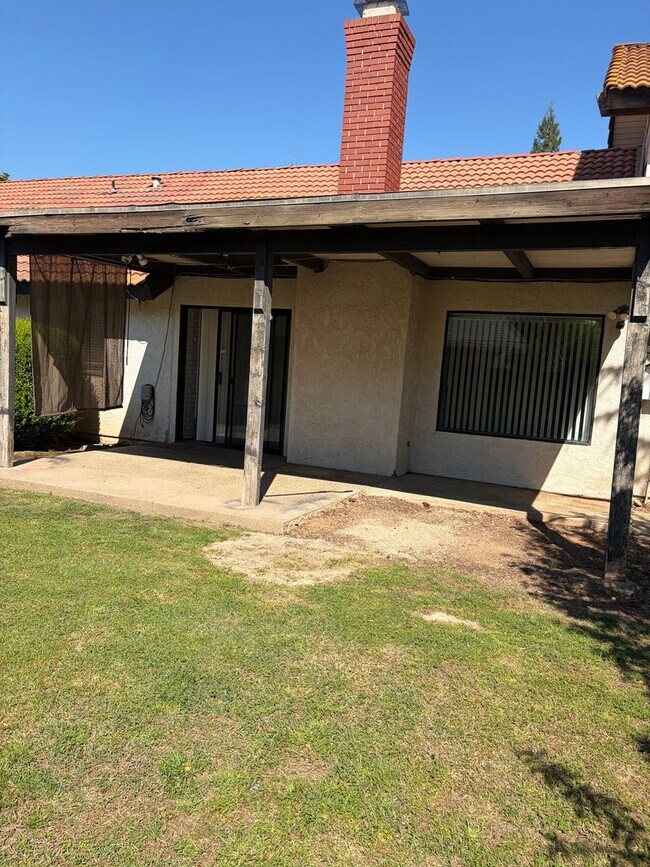 Building Photo - Exceptional 3 bedroom plus Loft or 4th bedroom