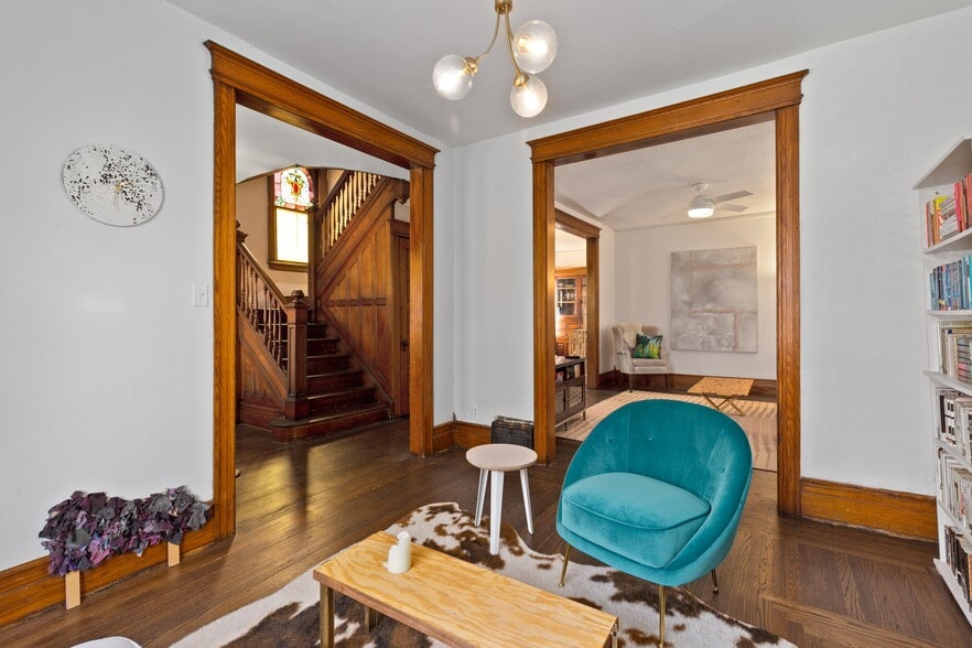 Building Photo - 1531 Vinewood St