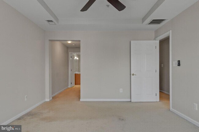 Building Photo - 4619 Hummingbird Ln