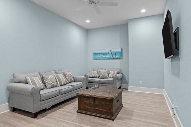 Building Photo - 5603 Sound Dr