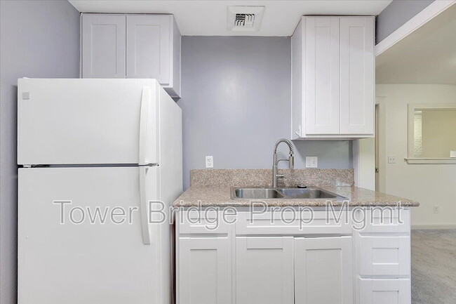 Building Photo - 122 I St